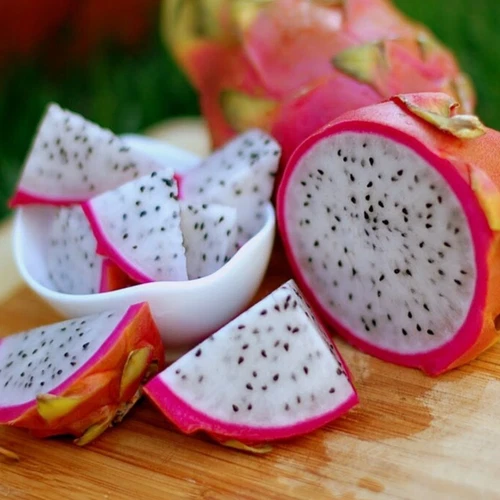 Cultivate Enchantment with 200Pcs Dragon Fruit Seeds