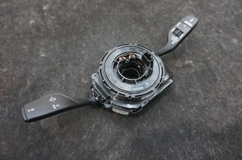 Interruptor de palanca de resorte de reloj de columna de dirección OEM 61316833439 BMW I3 94 REX 2014-21 Foto 2 de 4