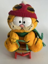 Vintage Dakin Garfield Takes The Mountain Plush Sledding Red Hat Stuffed Animal