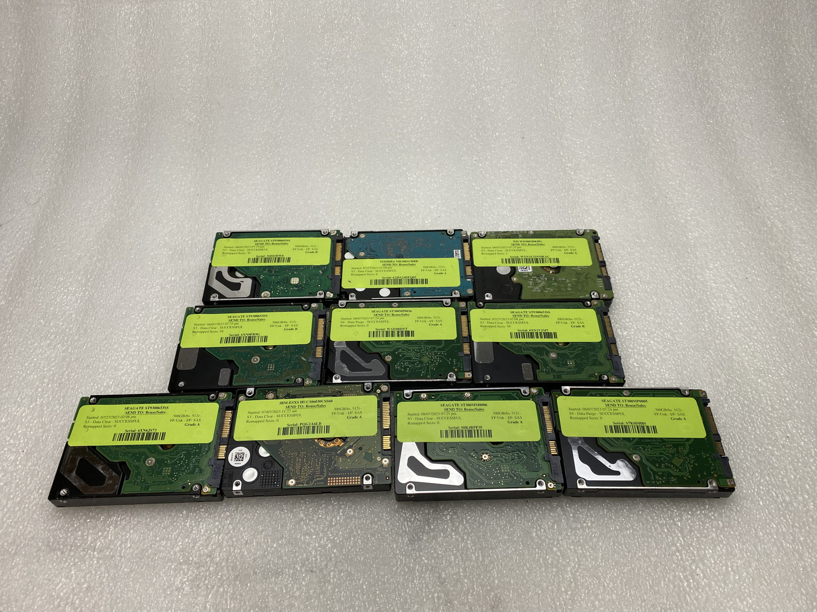 Lot of 10 Mixed Brand/Model 300 GB 2.5" SAS Server Hard Disk Drive HDD Tested