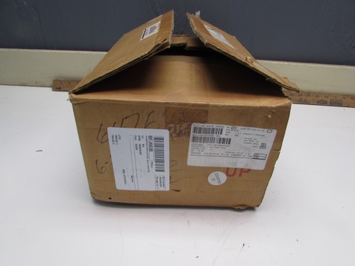 CAT PUMP MODEL 550 , 5 GPM / 3000 PSI, BELT DRIVE , NEW IN BOX! MAKE OFFER! - Picture 4 of 6