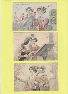 CPA LOT DE 8 ELEGANTES EN COSTUMES EPOQUE DANS DES SCENES DIVERSES