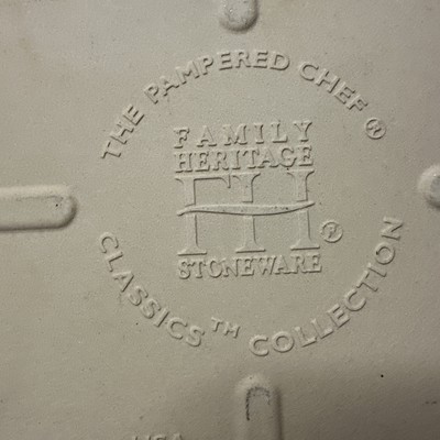 The Pampered Chef Classics Collection Family Heritage Stoneware 010905 10inx15in