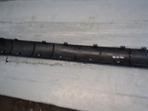 Tesla Model Y RIGHT Sideskirt Trim Genuine 1497744-00-C 1493632-00-B 601-2S-60 - Picture 12 of 15