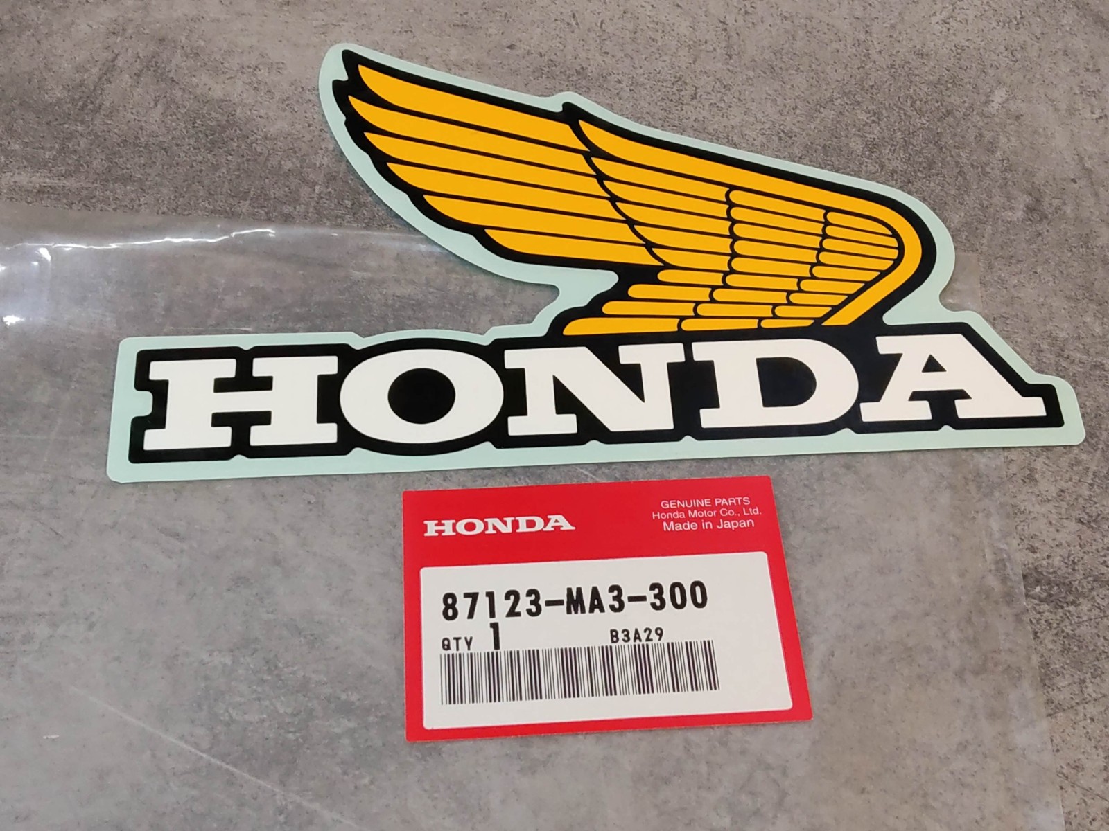 Sticker de réservoir droit HONDA XLV750 R et VF1000 R rouge d'origine
