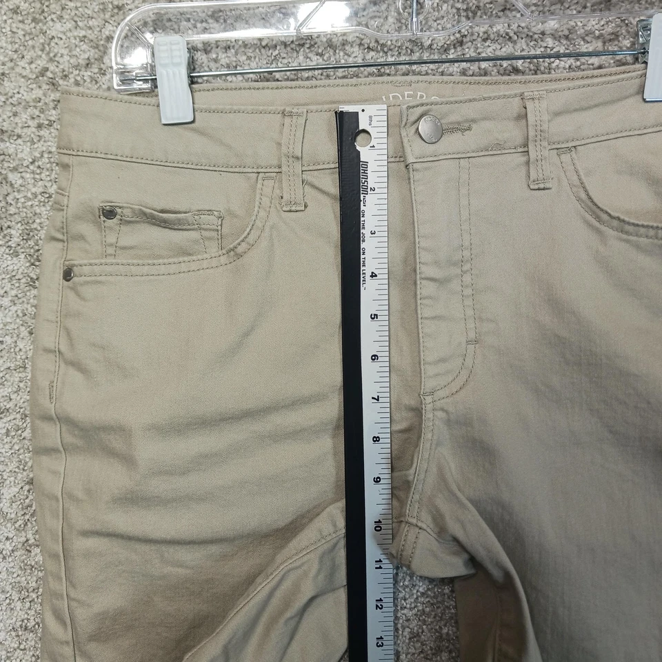 Pantalones Cortos Riders by Lee Para Mujer 10 Medianos Caqui Tiro Medio Elastizados Informales Cinco Bolsillos Foto 4 de 4