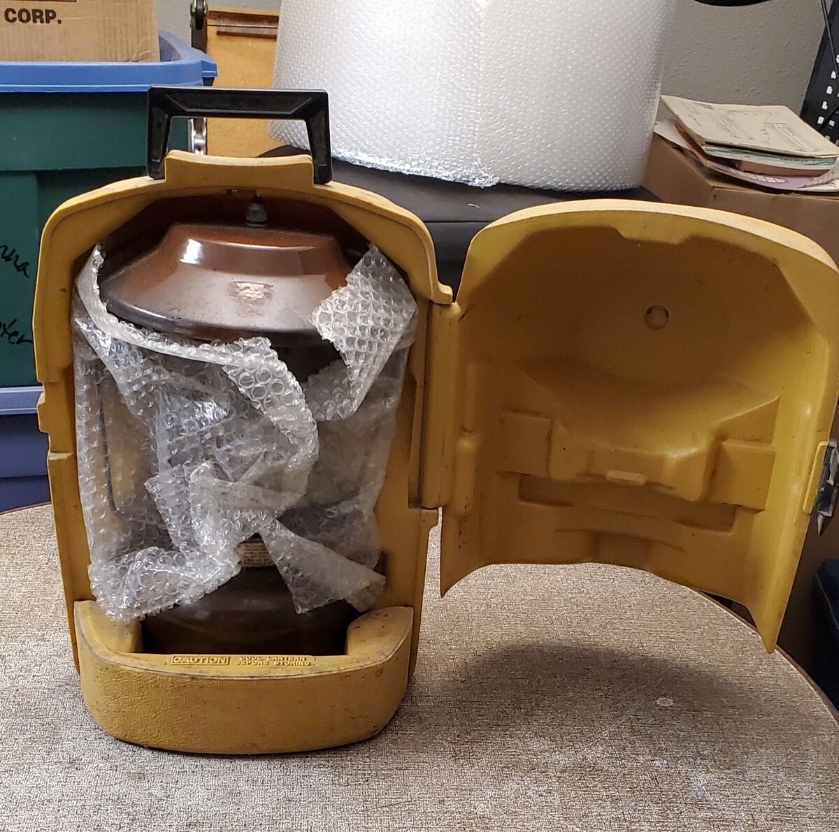 Vintage Coleman Model 275 Brown Dual Mantle Lantern with Vintage Coleman Model 275 Brown Dual Mantle Lantern with