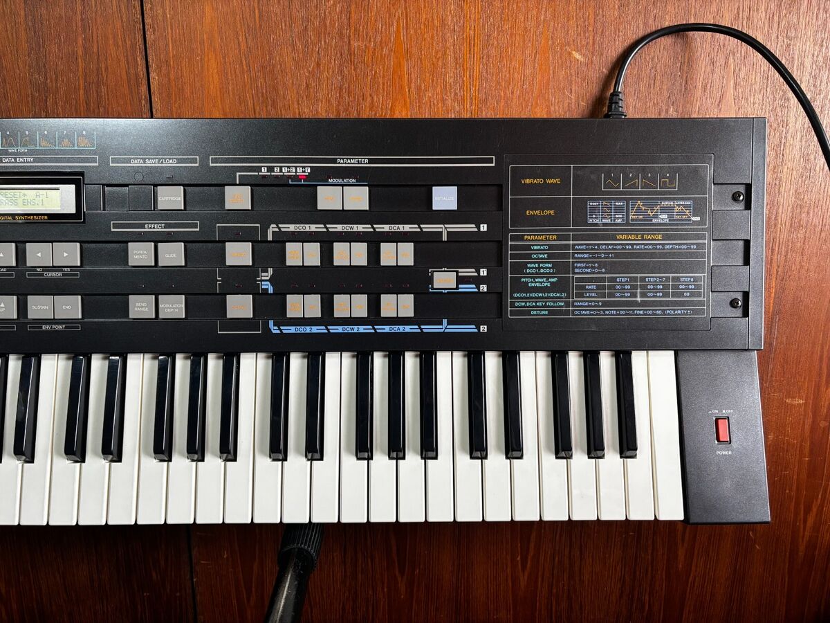 Casio CZ-3000 61-Key Digital Phase Distortion Synthesizer w Casio CZ-3000 61-Key Digital Phase Distortion Synthesizer w