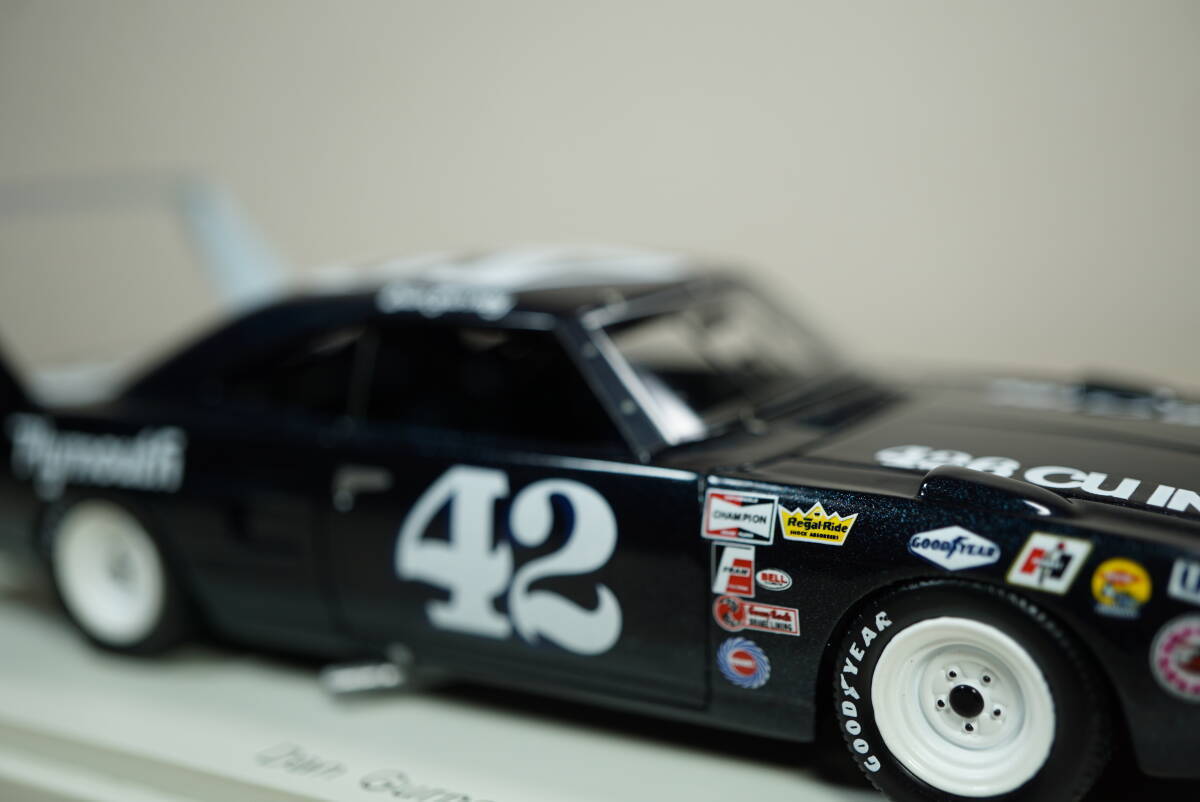 1/43 Nascar Dan Gurney Riverside Spark Plymouth Superbird 42 1/43 Nascar Dan Gurney Riverside Spark Plymouth Superbird 42