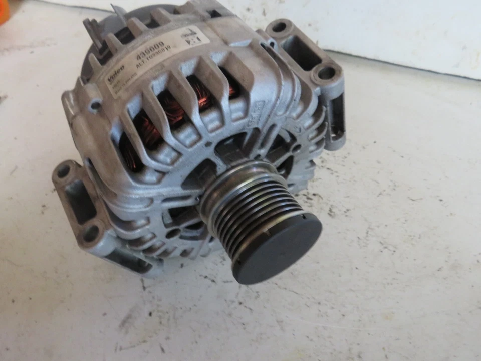 ALTERNADOR VALEO "COMO NUEVO" PARA Freightliner Mercedes Sprinter 3.0 2010 diésel Foto 3 de 4