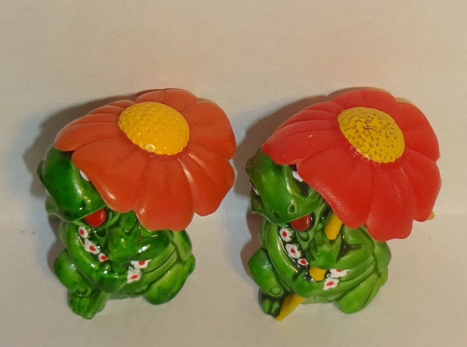 FLORA Dioramafigur m. gelb bemaltem Stiel + gelbem Blütenstaub TEENY TAPSI ORIG. - Bild 2 von 4