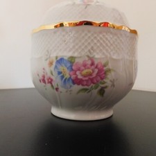 Bonbonnière en porcelaine Hollohaza Hungary