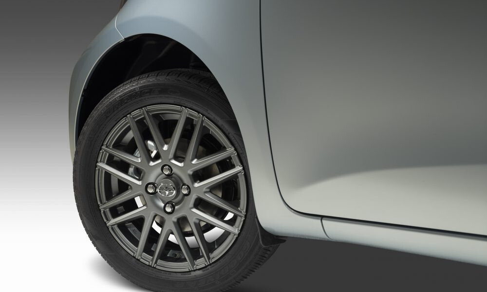 New OEM Scion Scion iQ Set of 4 8-Spoke 16 x 6 Inch Alloy Wheels