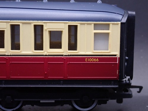 Rastrillo de tres vagones de pasajeros Hornby calibre OO BR ex LNER (L976) - Imagen 4 de 24