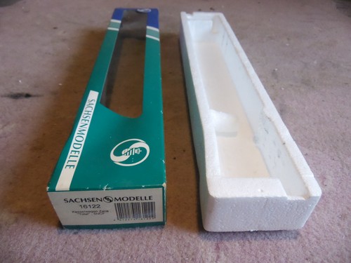 1 boite box vide 365mm wagon marchandise citerne TOTAL SNCF HO SACHSEN ref 16122 | Zustand: Occasion