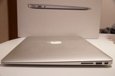 MacBook Air (13 Zoll, Anfang 2015) - 8GB RAM - 256 GB Flash Speicher - i7 Intel