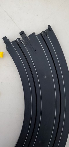 5- Empire 1/64 Micro Scalextric Series 1 HO 12" Curved TRACK 7 Rails 305mm 66804 - Picture 5 of 11