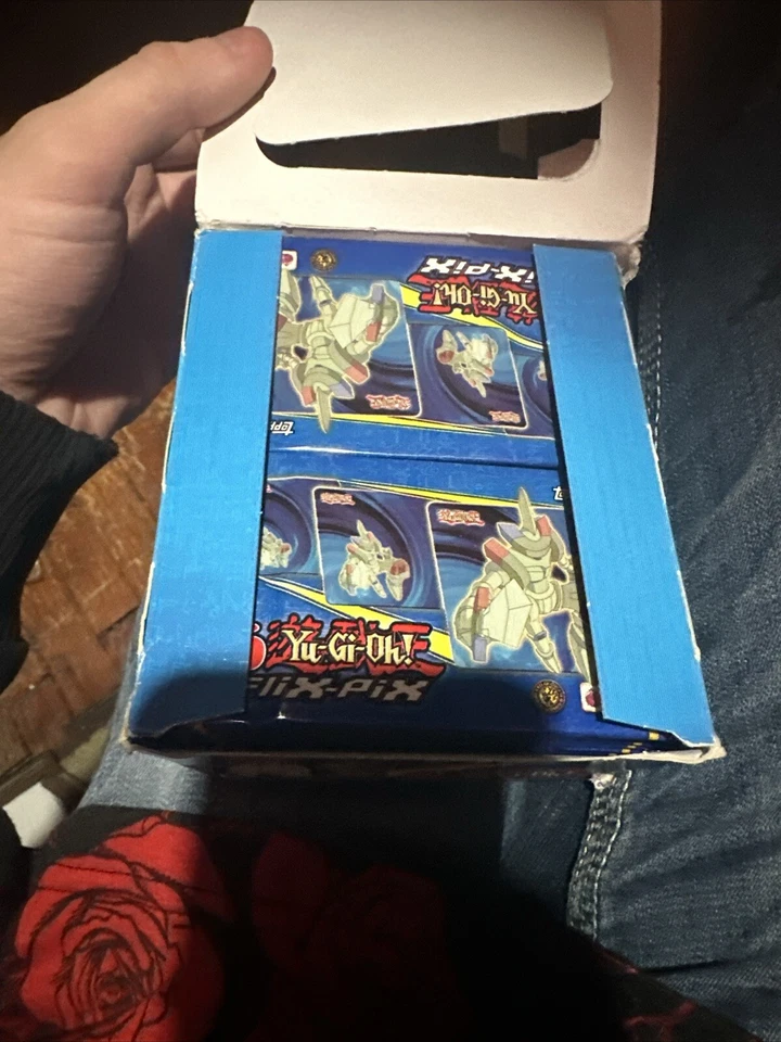 New Yugioh Flix Pix TOPPS 1996 3D Vintage Lenticular Cards Display Box 36 Packs - Image 3 of 3