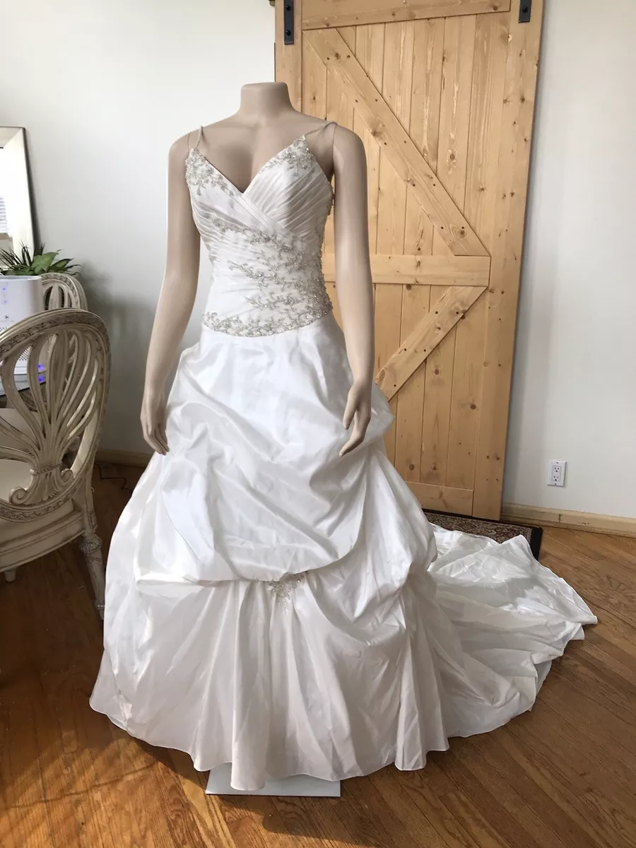 Selling wedding dress never worn shop