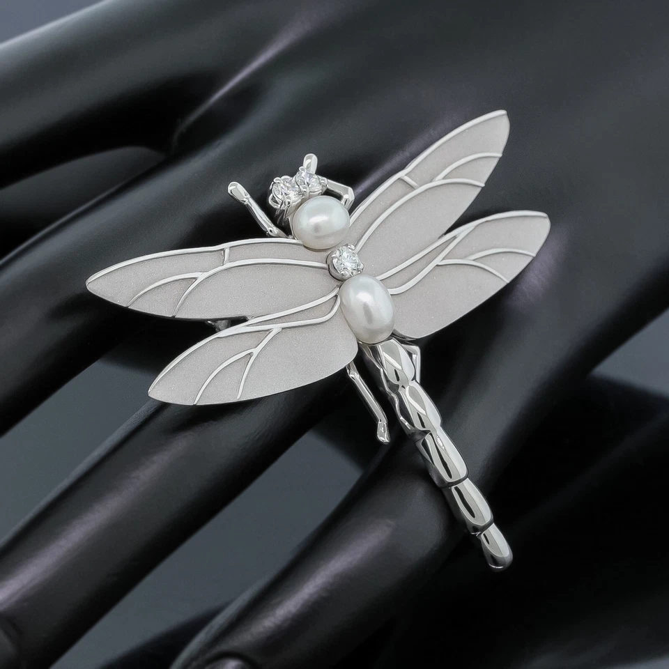 Broche/Pin Tiffany & Co. Diamante y Perla Blanca Libélula Oro Blanco 18K Foto 3 de 4