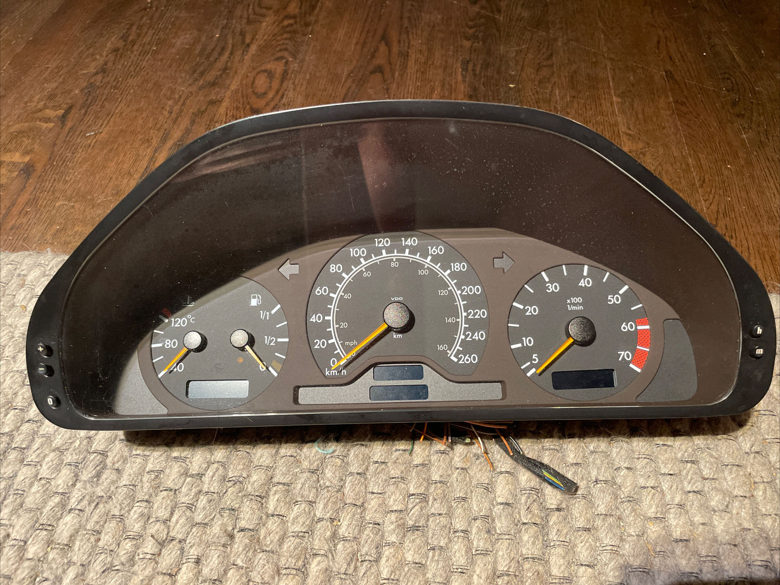 1999 MercedesBenz W202 C230 Sport Kompressor 260 KMH Instrument