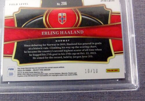2023-24 Panini Select FIFA Erling Haaland #206 Field Level Gold Prizm /10 PSA 10 - Foto 3 di 3