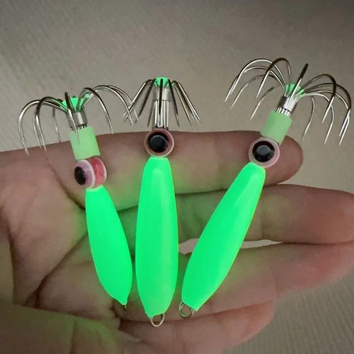 10pcs Luminous Squid Hook with fish eyes Wood Shrimp Lures Fishing Tackle
