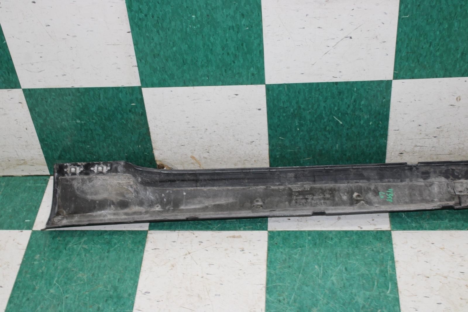 ⚠️SCUFFS⚠️ 13-18 Flying Spur Black Driver Side Left LH Rocker Molding Skirt OEM