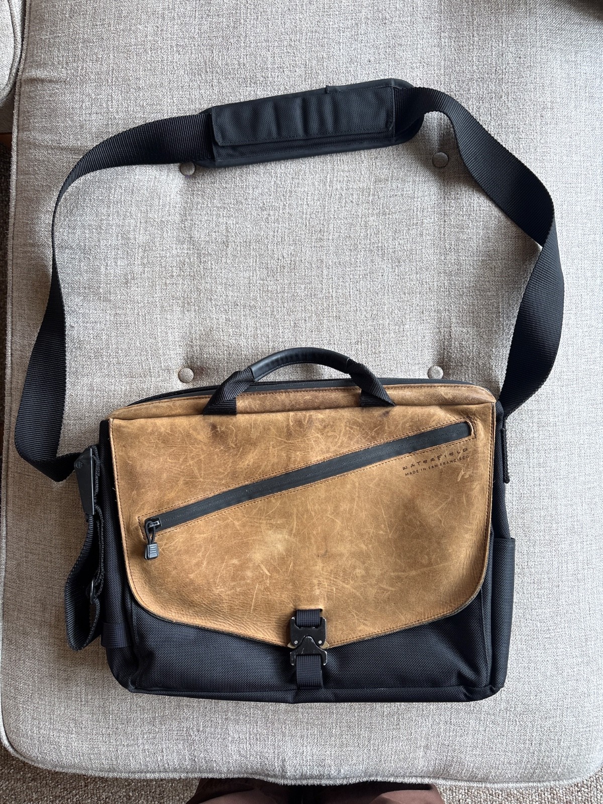 Waterfield cargo laptop bag …Grizzly Brown leather