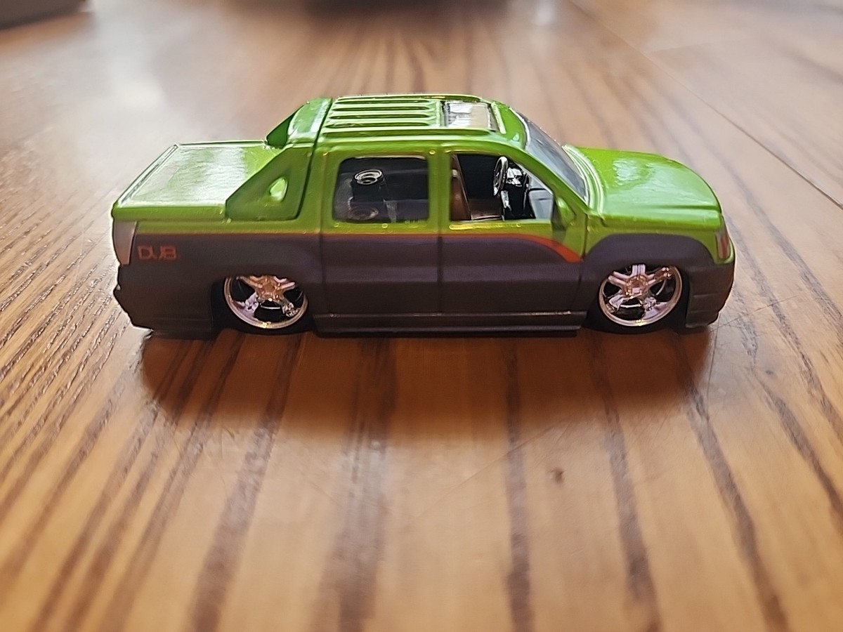 2002 Cadillac Escalade EXT 限定品 Jada Toys 2002 Cadillac Escalade EXT Pickup Truck #049 Diecast 1