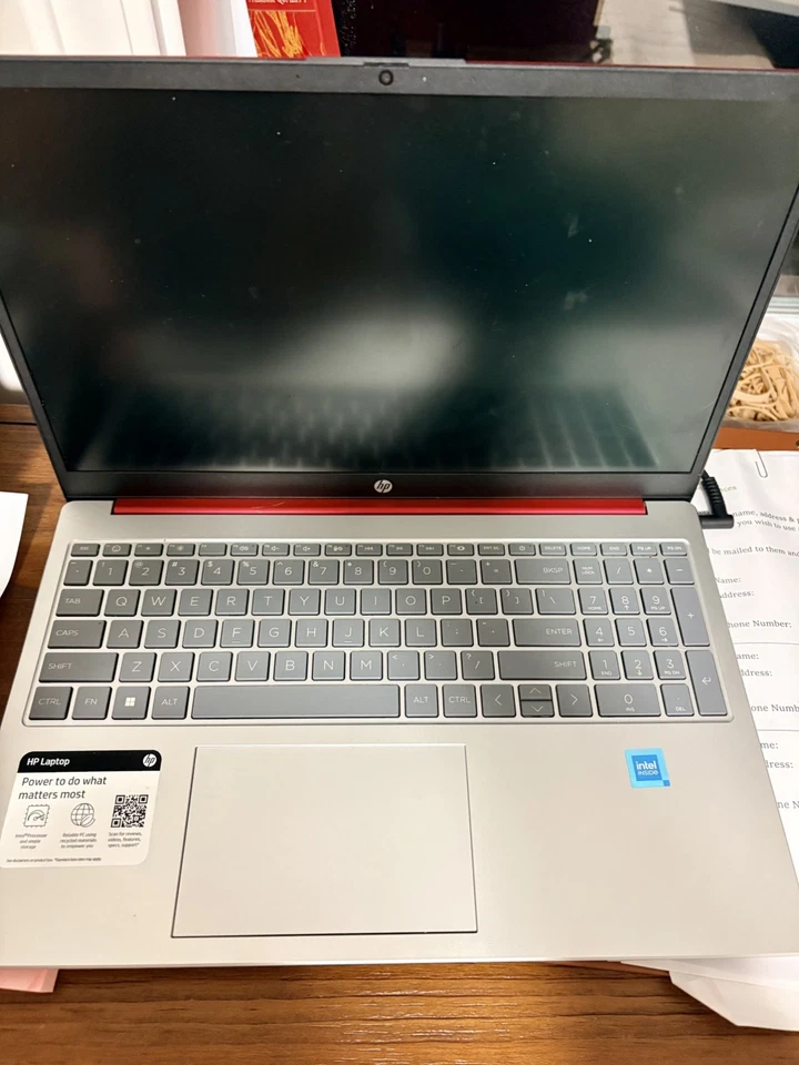 HP 15.6" INTEL N5030 3.10GHz QUAD CORE 16GB RAM 1TB SSD WINDOWS 11 HOME Foto 2 de 4