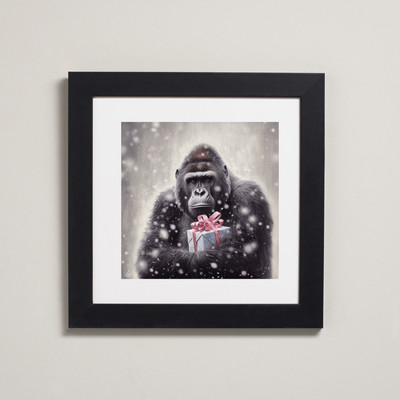 Gorilla im Schnee | Gerahmter Kunstdruck | Weihnachten
