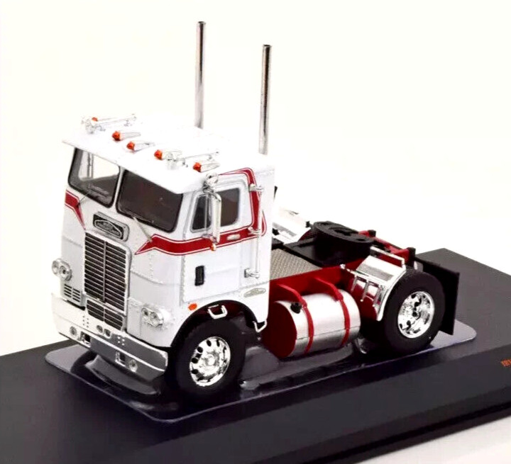 IXO DIECAST 1/43 1976 FREIGHTLINER COE TRUCK CAB/TRACTOR WHITE/RED STRIPES TR128