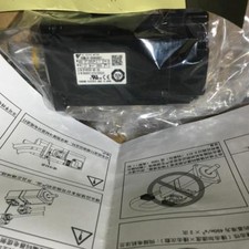 YASKAWA SGMJV-04AAA61 SERVO MOTOR SGMJV04AAA61 New In Box Expedited Shipping