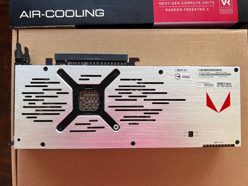 AMD Radeon RX Vega 64 Silver Limited Edition - Picture 3 of 9