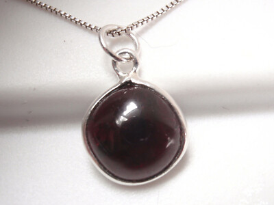 Garnet Square with Very Smooth Corners 925 Sterling Silver Pendant 843h