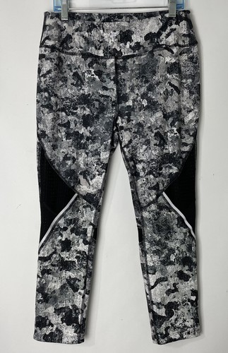 Avia Camo printed legging capris Size S 