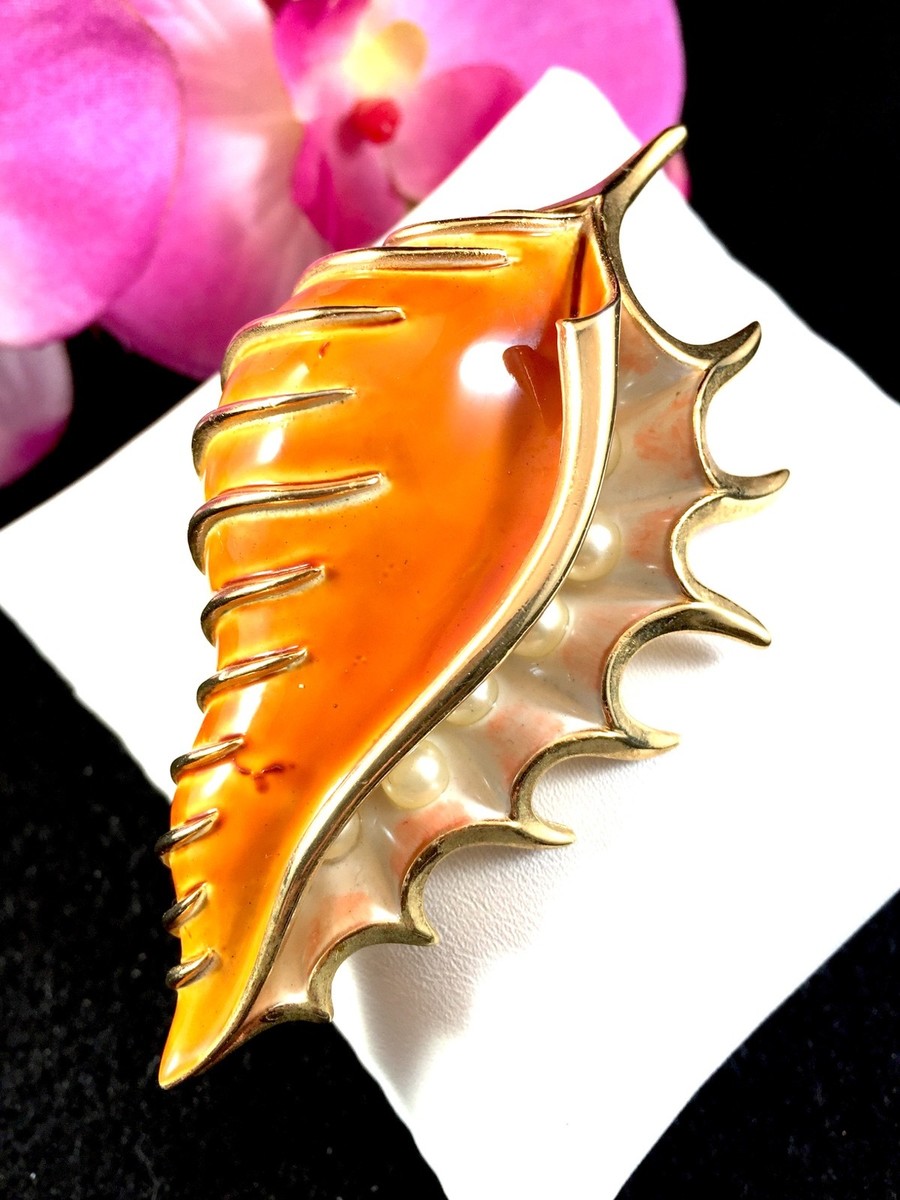 RARE CROWN TRIFARI FAUX PEARL ORANGE ENAMEL CONCH SEASHELL UNDER THE SEA  BROOCH