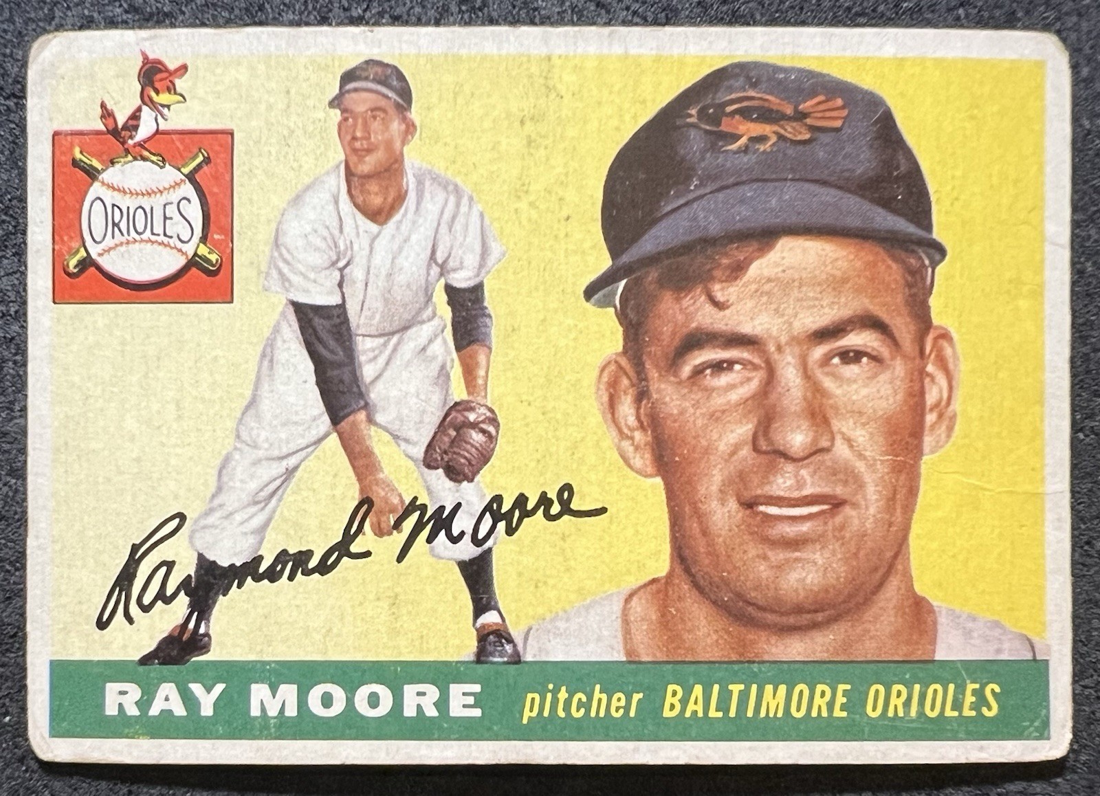 1955 TOPPS HIGH # RAY MOORE (BALTIMORE ORIOLES) RC #208 2 SMALL CREASES
