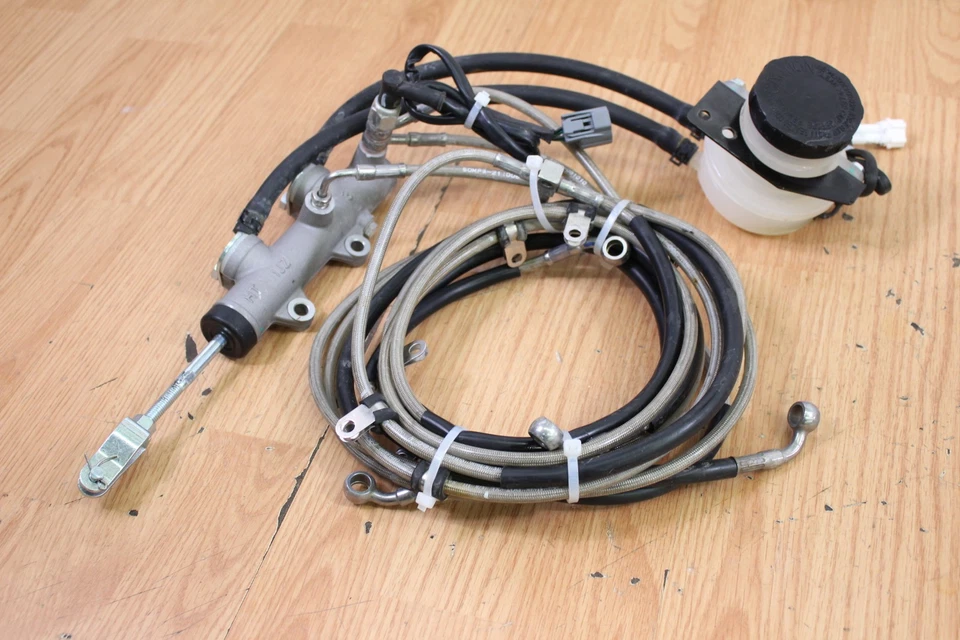 CFMOTO Z FORCE 950 2022 deportivo dirección asistida eléctrica cilindro maestro de freno depósito y líneas Foto 3 de 4