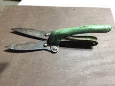 Vintage Wiss Quick-Trim Lawn Garden Shears  No. 801 Newark NJ Original Paint
