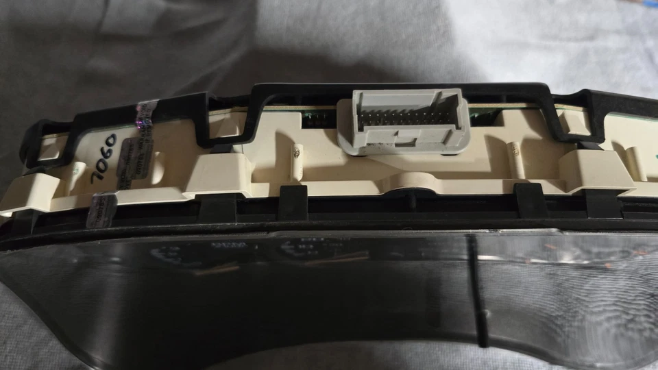 2000-2002 Silverado, Sierra, Tahoe, Suburban, Yukon, Avalanche Gauge Cluster - Image 4 of 4