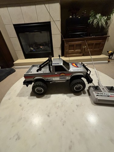 NIKKO MALIBU GRAND PRIX 4X4 OFF ROADER RC HILUX SILVER TRUCK 1982