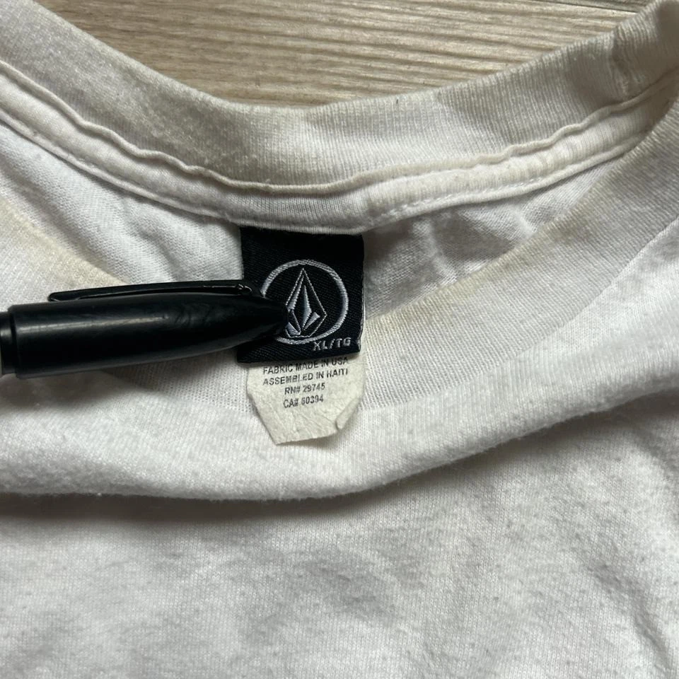 Camiseta blanca vintage de skateboarding Volcom para hombre XL | Y2K surf skate ropa de calle Foto 3 de 4