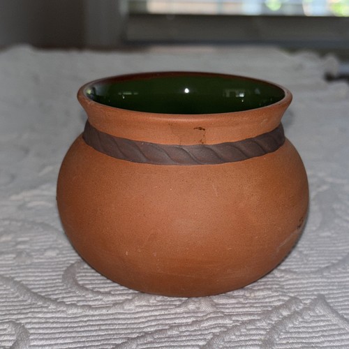 Vintage Terra Cotta Mexican Pottery Salsa Bowl Hand painted Red Chili Peppers - Picture 3 of 10