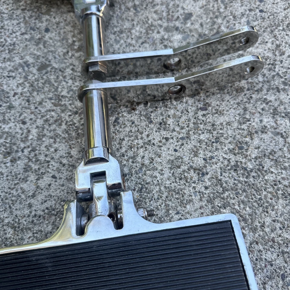 Tableros de piso Harley Davidson TOUR EASY con soportes de montaje Foto 3 de 4