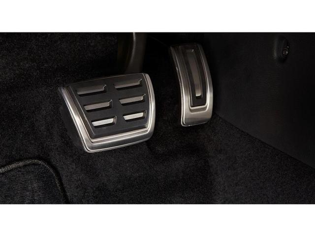 フォルクスワーゲン　パーツ　純正Volkswagen Pedal cap set NEW OEM VW Volkswagen Aluminum Pedal Caps Set For Golf Jetta
