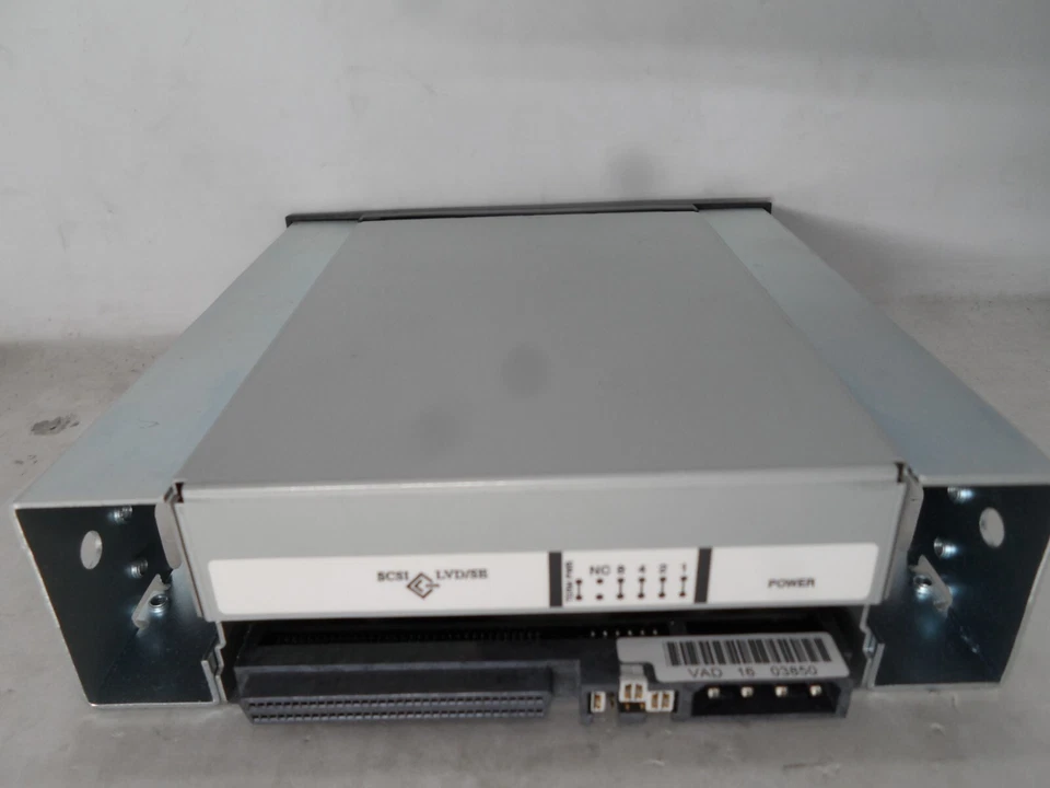 HP DAT72 DDS5 SCSI Q1522A Q1525A Q1525-60001 Q1525-67201 333747-001 Tape Drive - Image 2 of 3