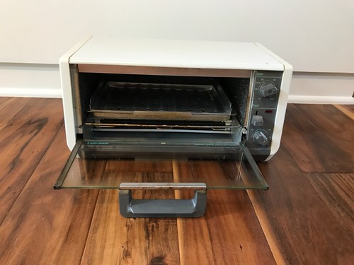 Black & Decker Spacemaker Continuous Cleaning Toast-R-Oven Broiler TRO500 TY1 - Picture 2 of 9