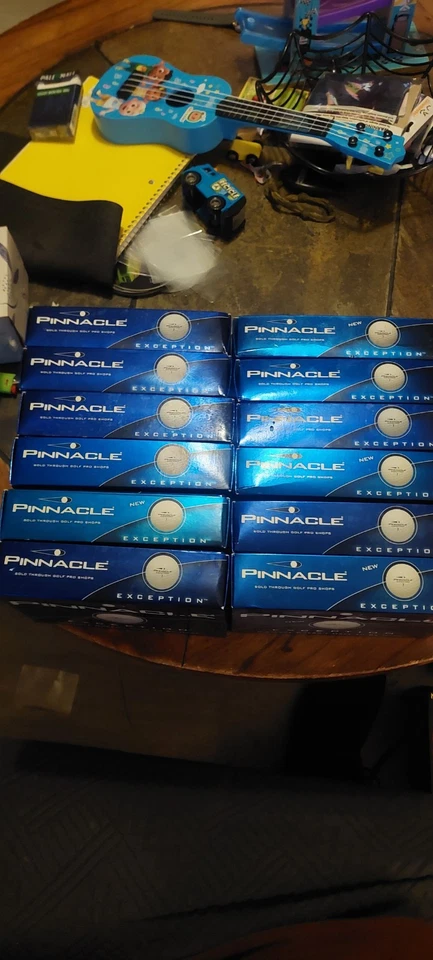 Lote de 12 cajas de pelotas de golf Pinnacle Exception larga distancia sensación suave 144 pelotas Foto 2 de 4